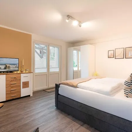 Gerhart-hauptmann-strasse 1a Alex *